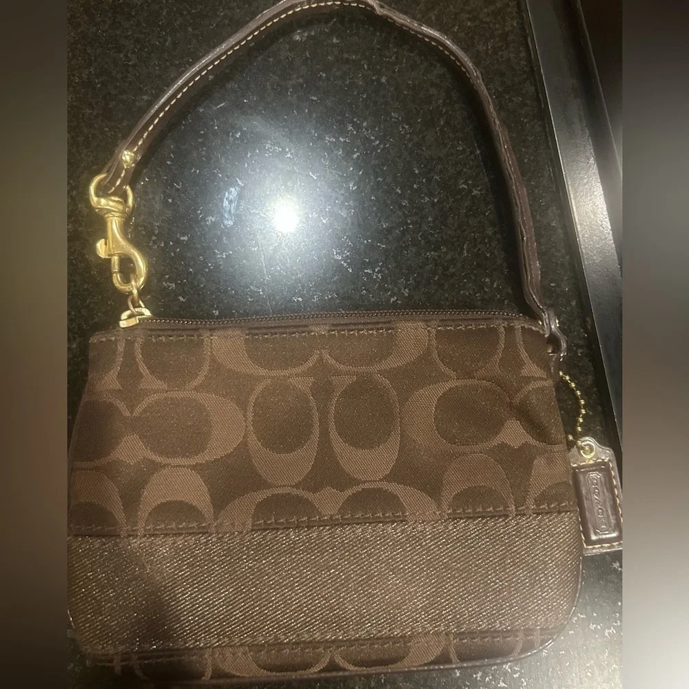 Coach Signature C Wristlet | Dark Brown | Classic Monogram